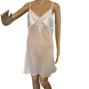 Jones NY cream color slinky shower nighty